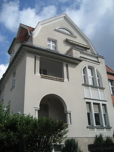 Stilvolles Wohnen im Denkmal: Altbau-Charme in Lichterfelde-West — photo 1